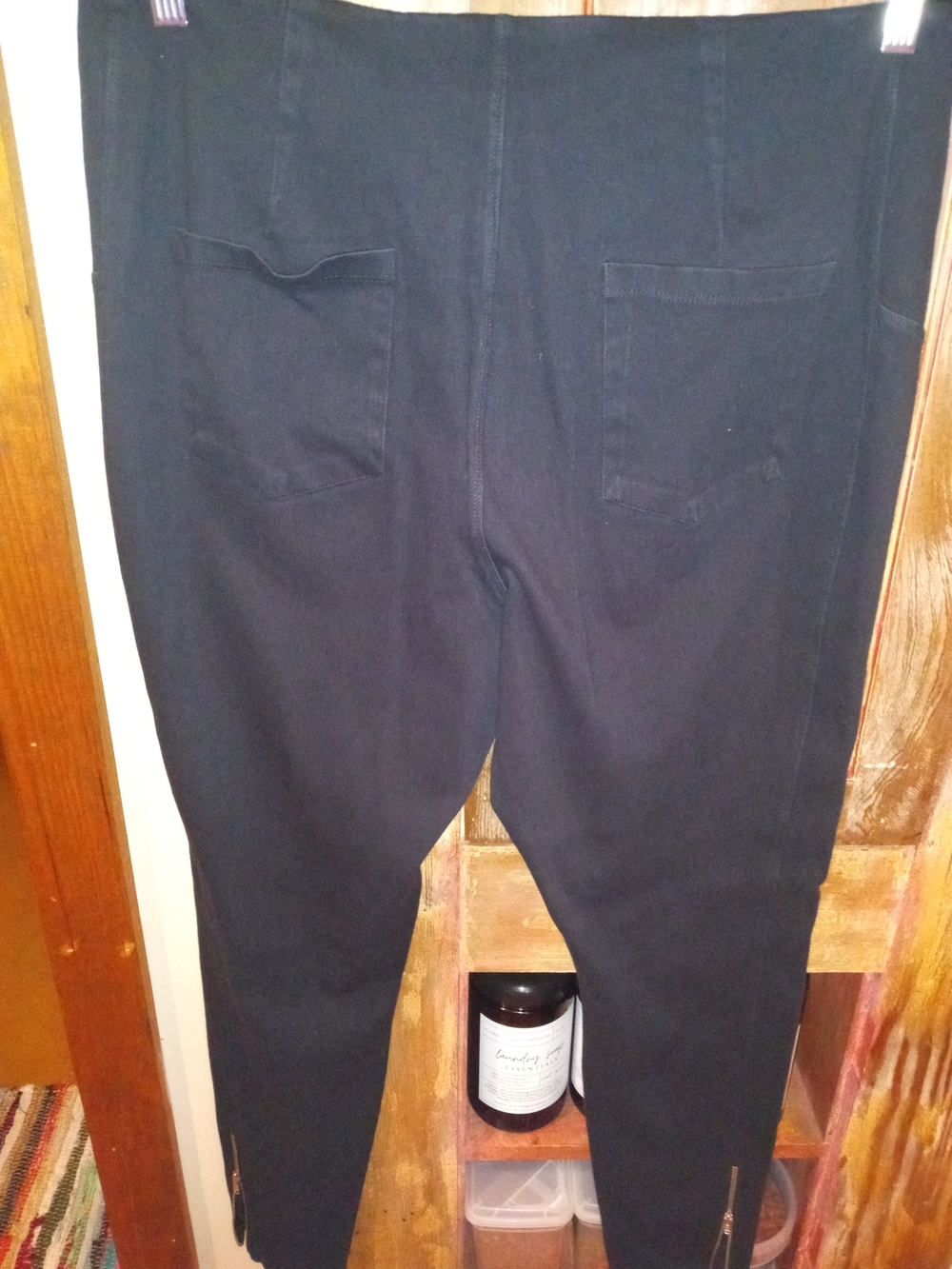 Lysse Black Pull-On Leggings - Picture 4 of 6